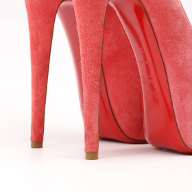 LOUBOUTIN 