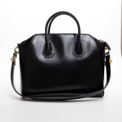 GIVENCHY 