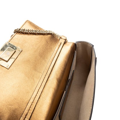GIVENCHY 