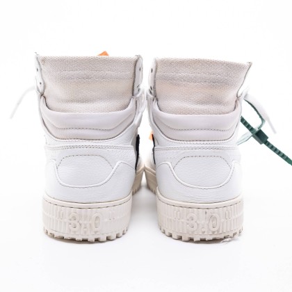 OFF WHITE 