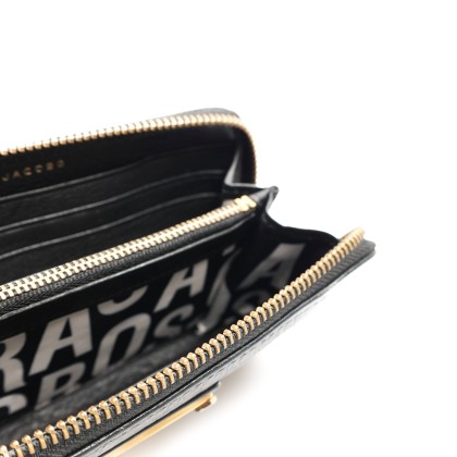 MARC JACOBS 