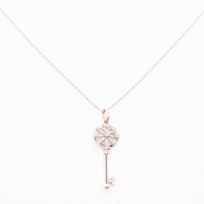 TIFFANY & CO COLLAR LLAVE