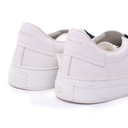 GIVENCHY 