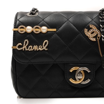 CHANEL 