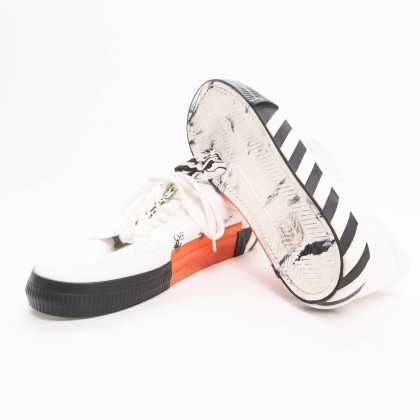 OFF WHITE 