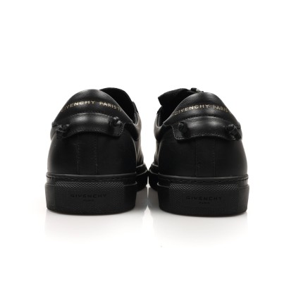 GIVENCHY 