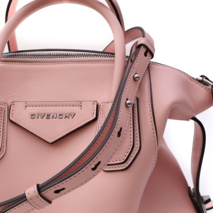 GIVENCHY 