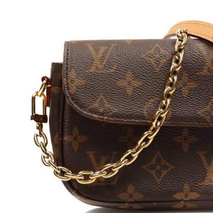 LOUIS VUITTON SHOULDER BAG IVY