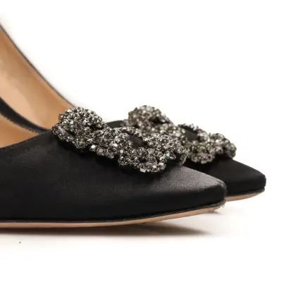 MANOLO BLAHNIK 