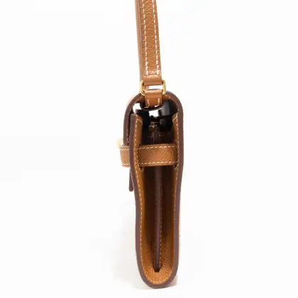 HERMES COLOR: GOLD
AÑO: 2021 
- CON STRAP
