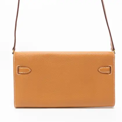 HERMES COLOR: GOLD
AÑO: 2021 
- CON STRAP
