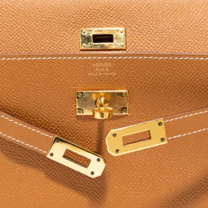 HERMES COLOR: GOLD
AÑO: 2021 
- CON STRAP
