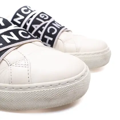 GIVENCHY 