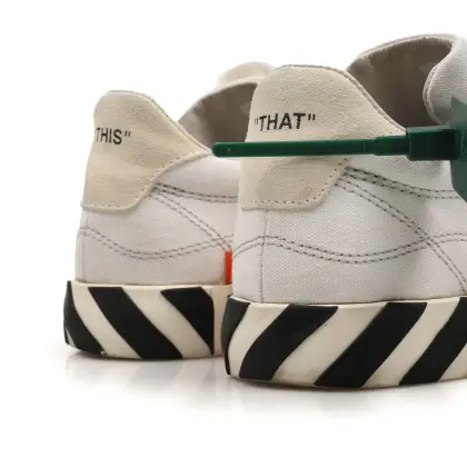 OFF WHITE 
