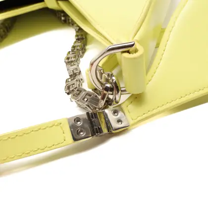 GIVENCHY 