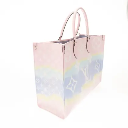 LOUIS VUITTON ON THE GO