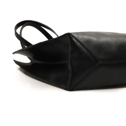 GIVENCHY LOVE SHOPPER