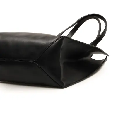 GIVENCHY LOVE SHOPPER