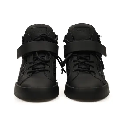 GIUSEPPE ZANOTTI 