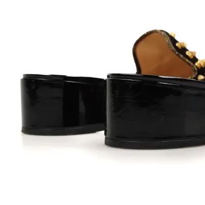 LOUBOUTIN 