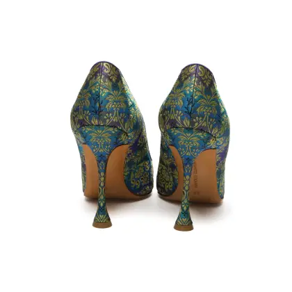 MANOLO BLAHNIK 