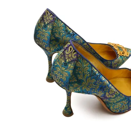 MANOLO BLAHNIK 