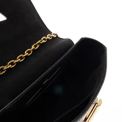 LOUIS VUITTON TWIST EPI