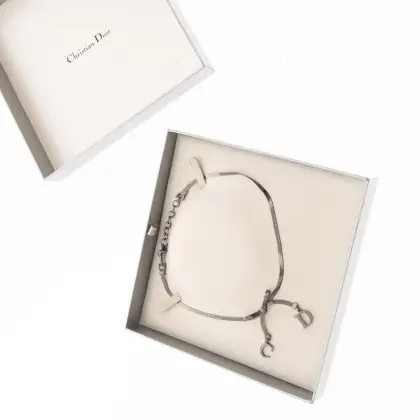 DIOR COLLAR MOÑO CD