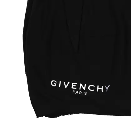GIVENCHY 