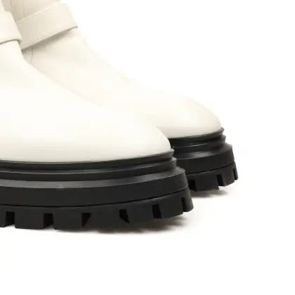 STUART WEITZMAN 