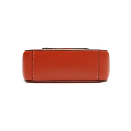 CAROLINA HERRERA 