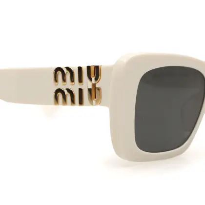 MIU MIU LENTES DE SOL
